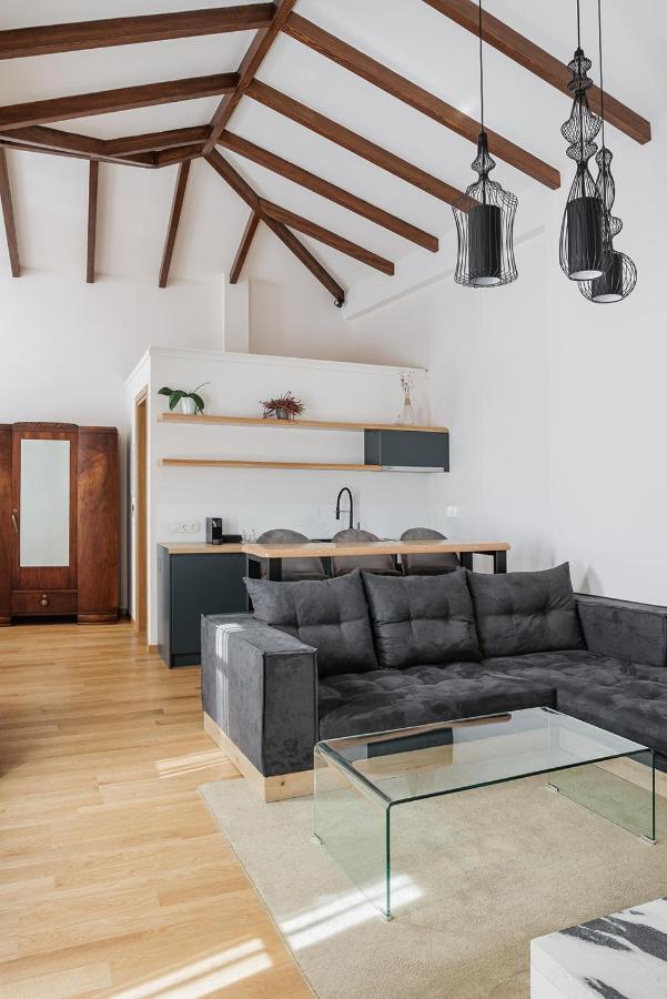 יואנינה Petrou Suites מראה חיצוני תמונה