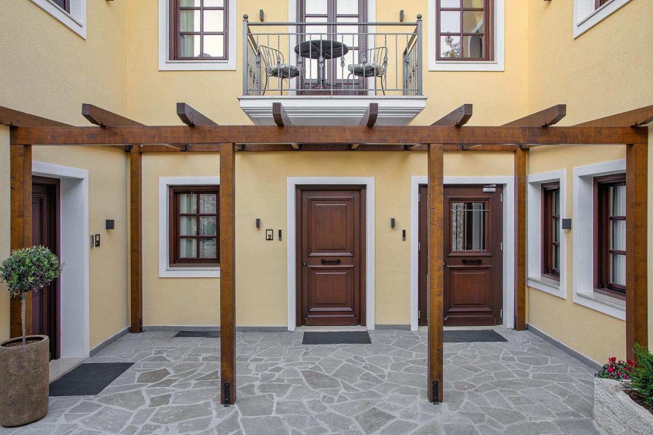 יואנינה Petrou Suites מראה חיצוני תמונה